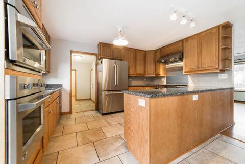 706 Coral Ave, Bartlett, IL 60103 photo 9