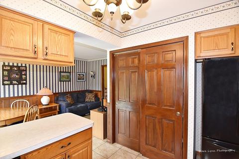 1418 Daly Rd, Wheaton, IL 60187 photo 17