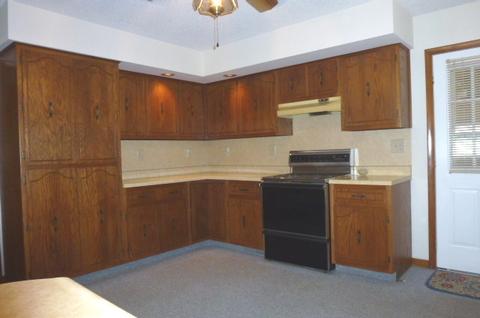 300 Water St, Weldon, IL 61882 photo 13