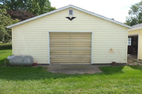 300 Water St, Weldon, IL 61882 photo 39