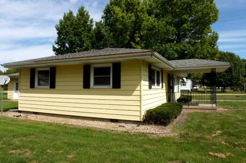 300 Water St, Weldon, IL 61882 photo 6