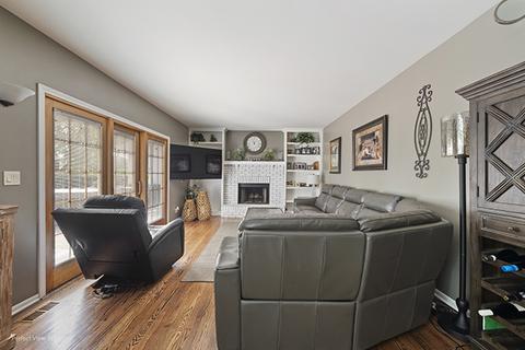 1001 Pear Tree Ln, Wheeling, IL 60090 photo 12