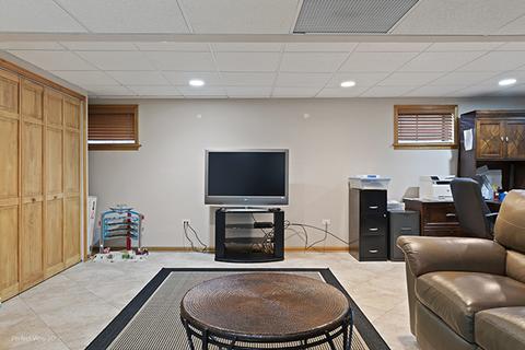 1001 Pear Tree Ln, Wheeling, IL 60090 photo 23