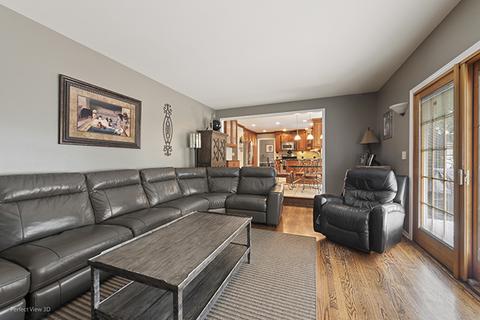 1001 Pear Tree Ln, Wheeling, IL 60090 photo 13
