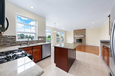156 Dallas Dr, Bartlett, IL 60103 photo 8