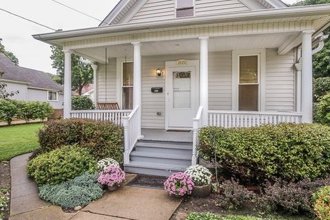 1020 Logan Ave, Elgin, IL 60120 photo 2