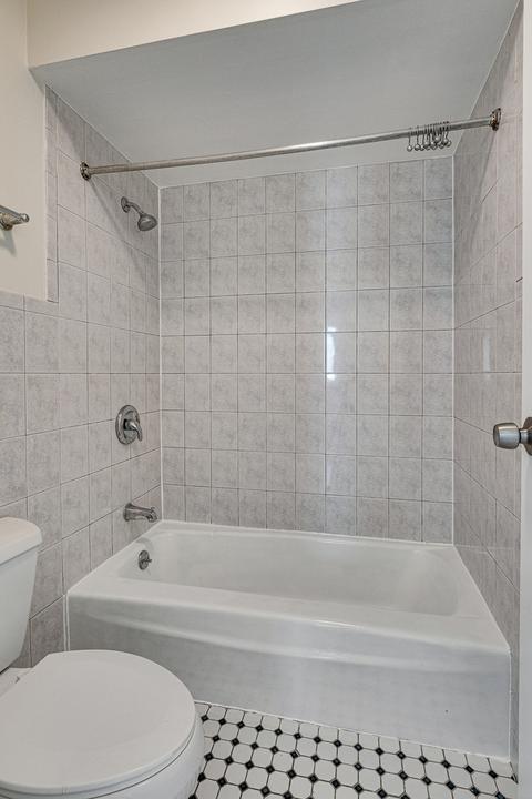 9350 Cedar Ln, Des Plaines, IL 60016 photo 21