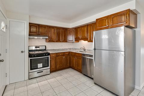 9350 Cedar Ln, Des Plaines, IL 60016 photo 7