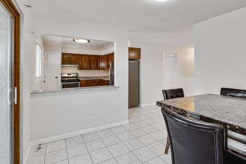 9350 Cedar Ln, Des Plaines, IL 60016 photo 14