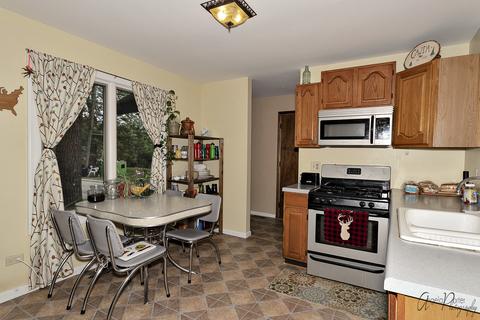 99 Vernon Dr, Mchenry, IL 60050 photo 9