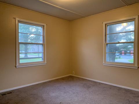 409 E Center St, Mount Morris, IL 61054 photo 12
