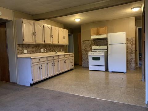409 E Center St, Mount Morris, IL 61054 photo 9