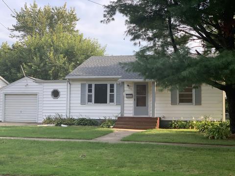 409 E Center St, Mount Morris, IL 61054 photo 2