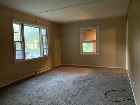 409 E Center St, Mount Morris, IL 61054 photo 4