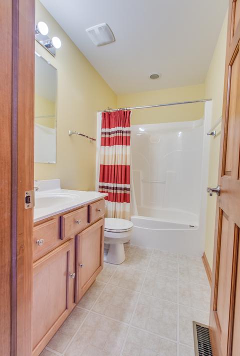 3045 Marion St, Elgin, IL 60124 photo 22
