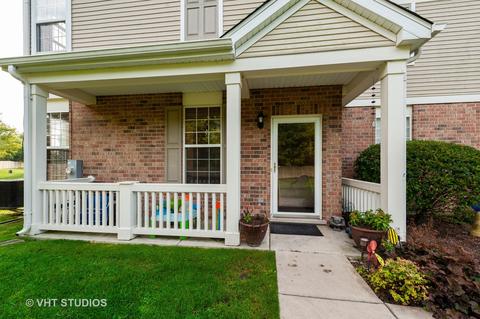 2530 Evergreen Cir, Mchenry, IL 60050 photo 1
