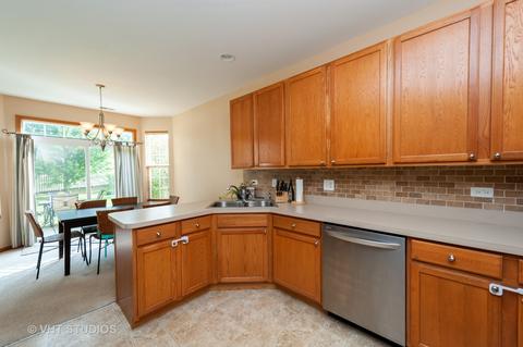 2530 Evergreen Cir, Mchenry, IL 60050 photo 4