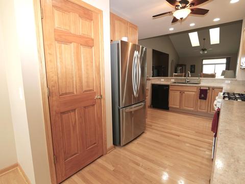 864 Eineke Blvd, Algonquin, IL 60102 photo 6