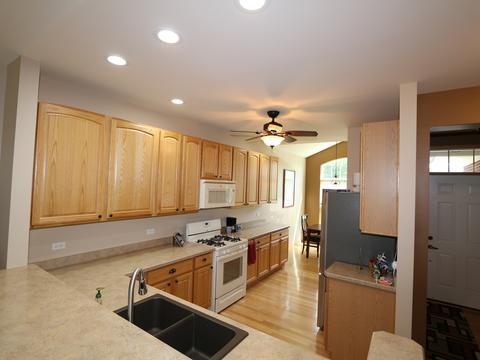864 Eineke Blvd, Algonquin, IL 60102 photo 4
