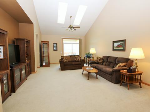864 Eineke Blvd, Algonquin, IL 60102 photo 9