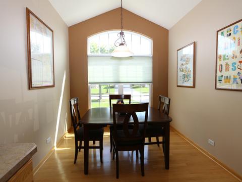864 Eineke Blvd, Algonquin, IL 60102 photo 5