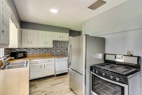 850 E Hillside Rd E, Naperville, IL 60540 photo 3