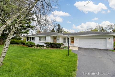 850 E Hillside Rd E, Naperville, IL 60540 photo 1