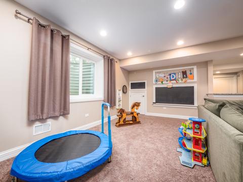 902 Crest St, Wheaton, IL 60189 photo 36