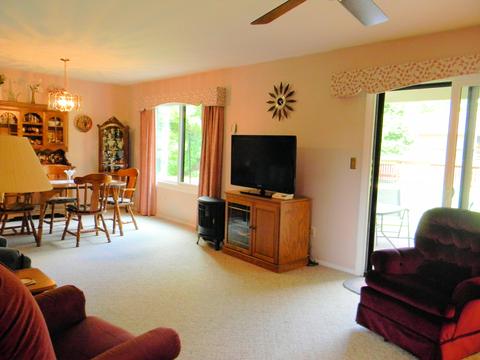 602 Devonshire Ct #D, Mchenry, IL 60050 photo 3