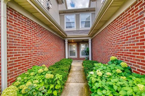 2159 Vanderbilt Dr, Geneva, IL 60134 photo 2
