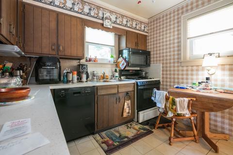 372 Slade Ave, Elgin, IL 60120 photo 3