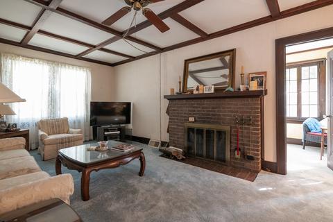 372 Slade Ave, Elgin, IL 60120 photo 2