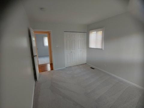 560 Durham Ln, Hoffman Estates, IL 60169 photo 13