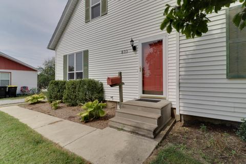 810 Osage St, Normal, IL 61761 photo 2