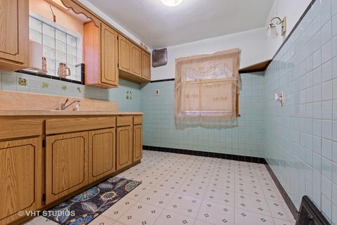 10722 S Green St, Chicago, IL 60643 photo 3