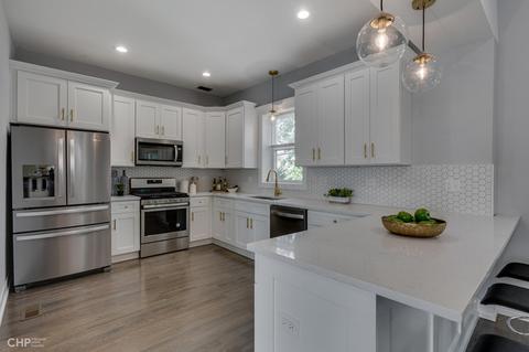 2042 E 73rd St, Chicago, IL 60649 photo 14