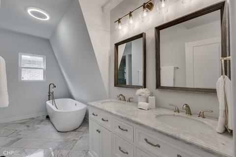2042 E 73rd St, Chicago, IL 60649 photo 19