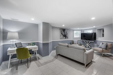 2042 E 73rd St, Chicago, IL 60649 photo 33