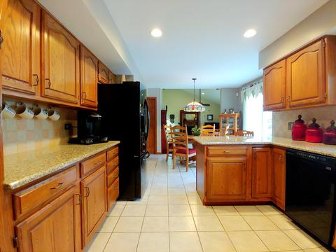 698 Shenandoah Trl, Elgin, IL 60123 photo 9