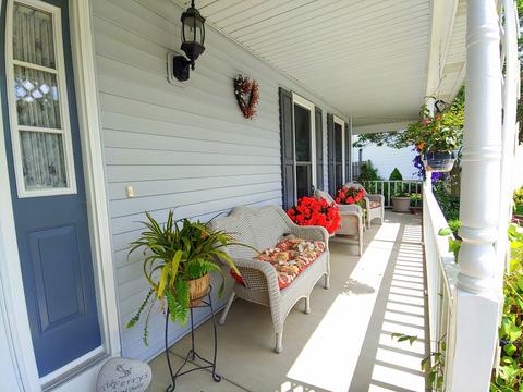698 Shenandoah Trl, Elgin, IL 60123 photo 3