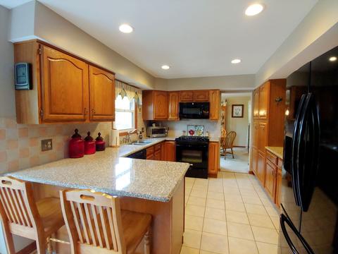 698 Shenandoah Trl, Elgin, IL 60123 photo 8