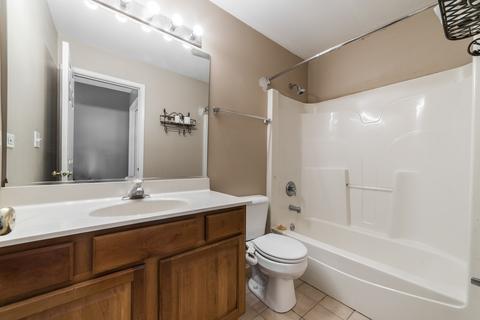 20 Eagle Ct, Streamwood, IL 60107 photo 32
