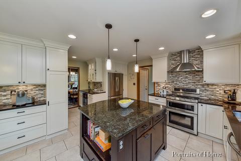 768 S River Rd, Naperville, IL 60540 photo 2