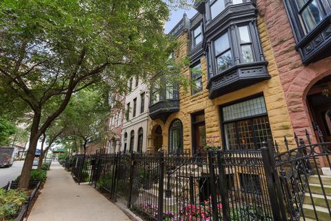 49 E Division St, Chicago, IL 60610 photo 3