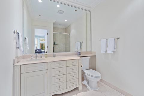 49 E Division St, Chicago, IL 60610 photo 19