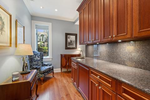 49 E Division St, Chicago, IL 60610 photo 13