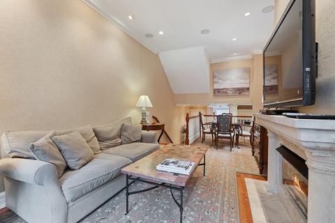 49 E Division St, Chicago, IL 60610 photo 11