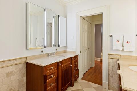 49 E Division St, Chicago, IL 60610 photo 17