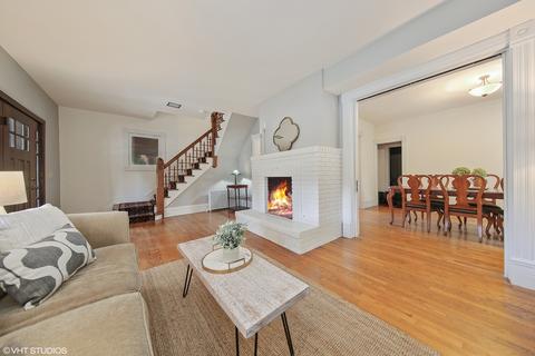 213 E Lincoln Ave, Wheaton, IL 60187 photo 9