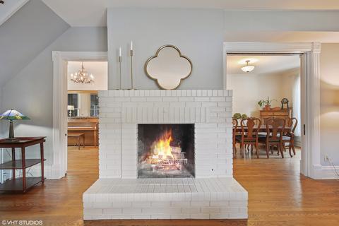 213 E Lincoln Ave, Wheaton, IL 60187 photo 4